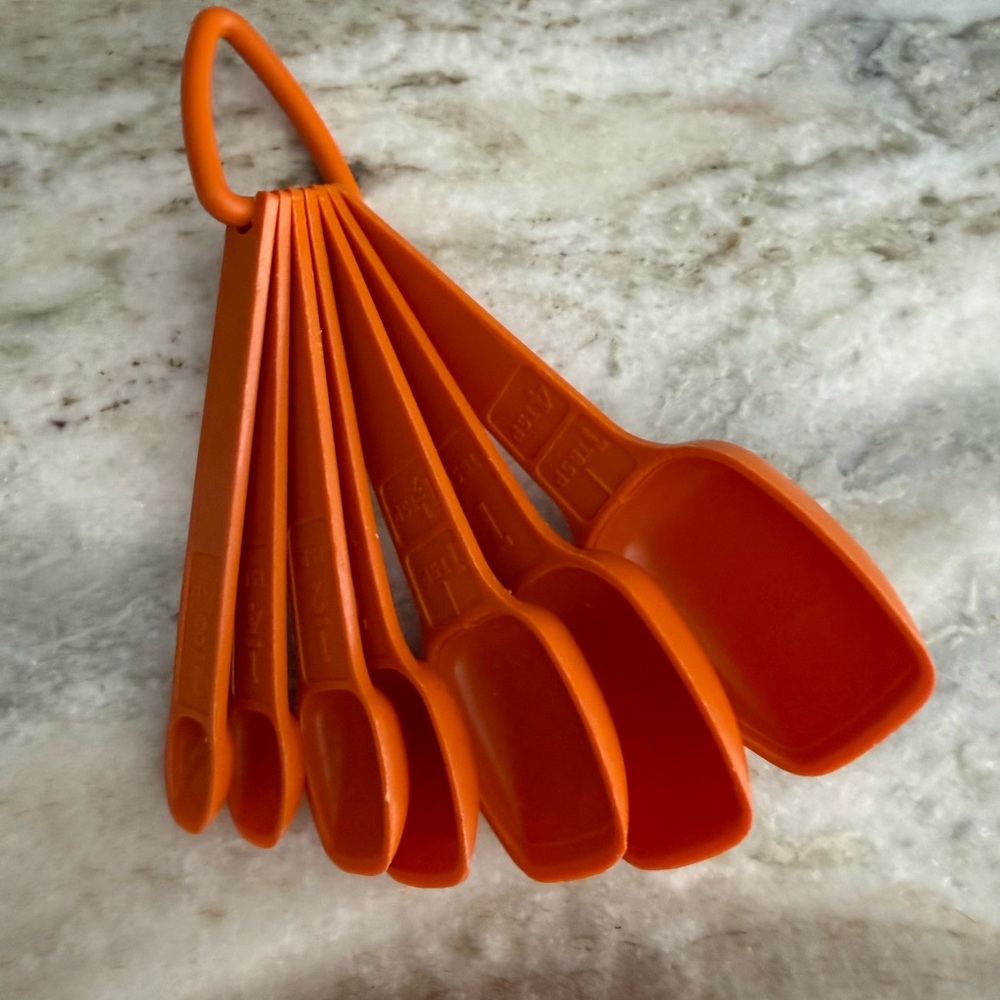 Tupperware Orange Measuring Spoons Set